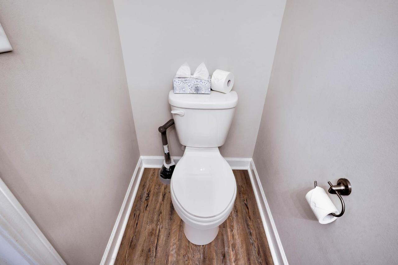 Kannapolis Elegant Townhouse - Pet Friendly Bagian luar foto