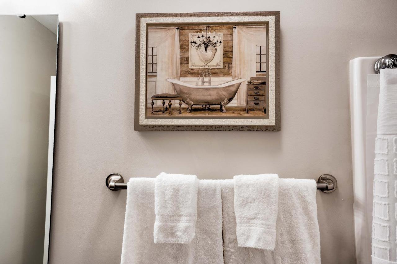 Kannapolis Elegant Townhouse - Pet Friendly Bagian luar foto