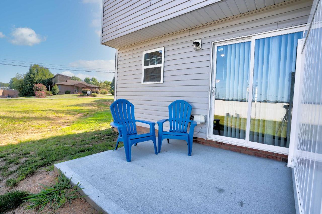 Kannapolis Elegant Townhouse - Pet Friendly Bagian luar foto
