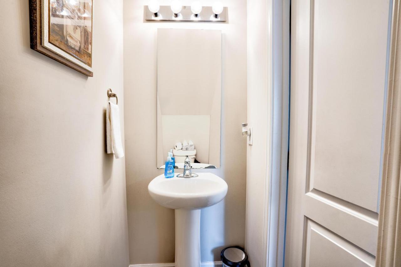 Kannapolis Elegant Townhouse - Pet Friendly Bagian luar foto
